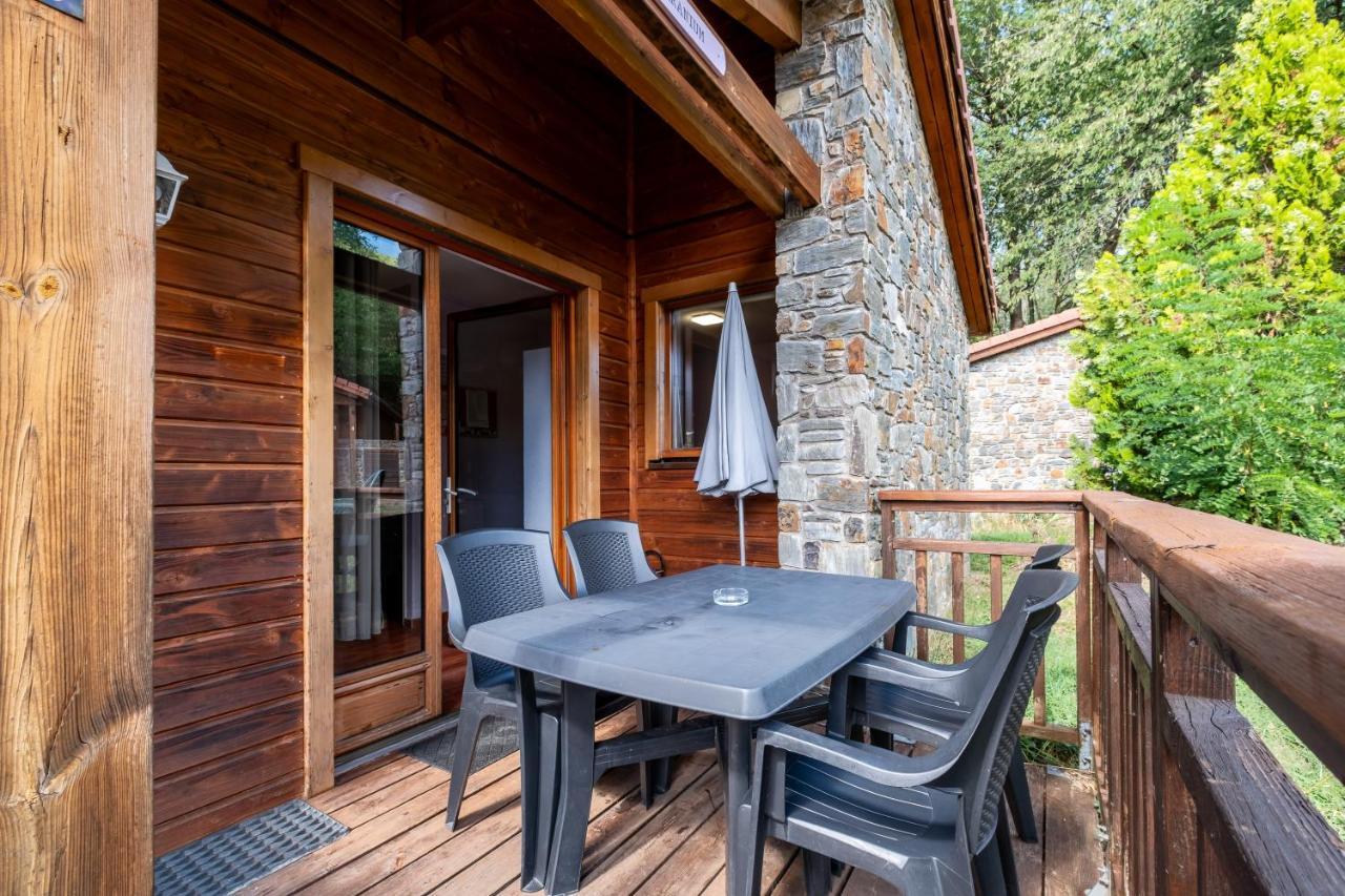 Le Hameau Du Comte De Foix - 11 Chalets En Ariege Mercus-Garrabet Exterior foto